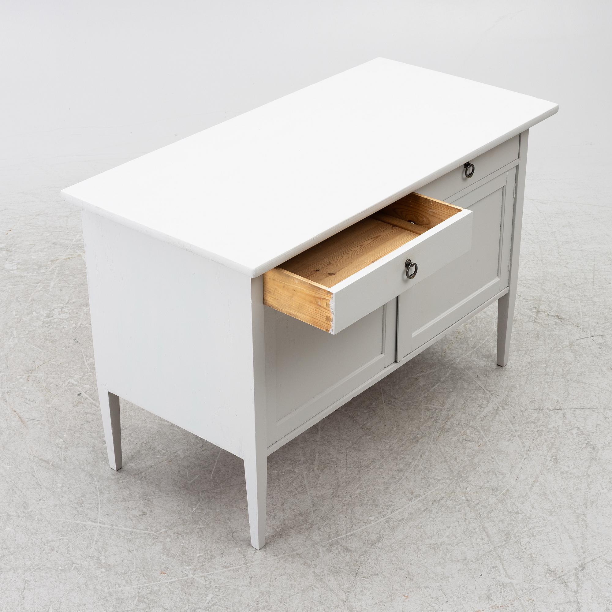 Chest of drawers/cabinet, first half of the 20th century.