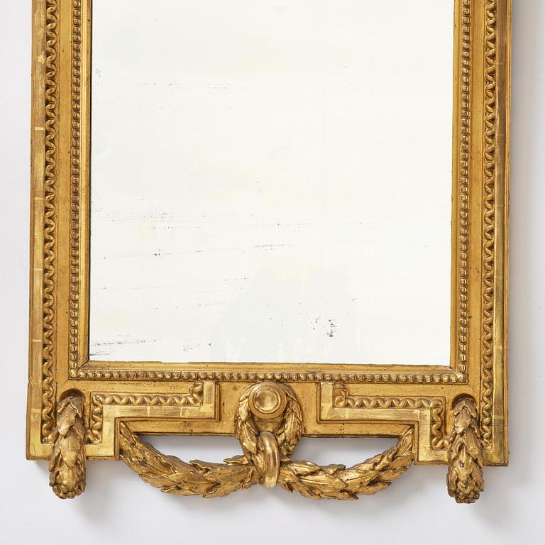 A Gustavian mirror.