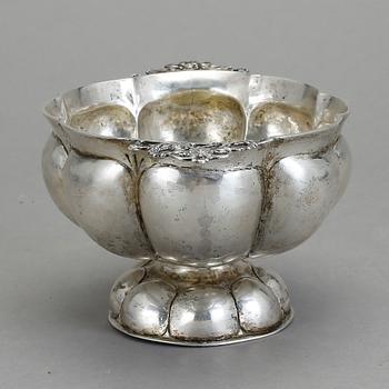 SKÅL, silver, barockstil, fantasistämplar. Svenska importstämplar från 1928. Vikt 365 gr.