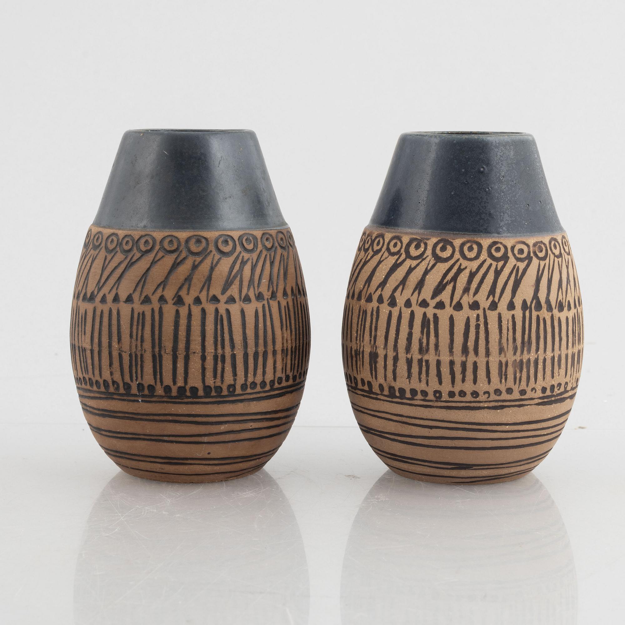 Lisa Larson, vaser, ett par och skålar, ett par, "Granada", Gustavsberg.