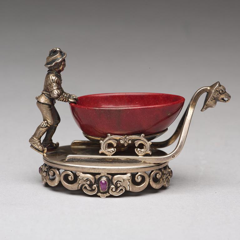 A Fabergé purpurin and silver salt-cellar, workmaster Erik Kollin, St. Petersburg before 1896. Scratched inventory no.