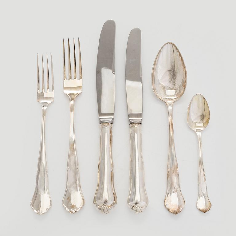 An 118-piece set of 'Chippendale' silver cutlery, Finnish hallmarks. In cutlery box.