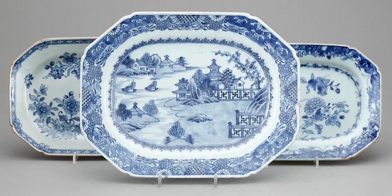 STEKFAT, 3 st, porslin, Kina, 1700-tal.