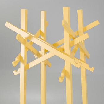 GABRIELLA GUSTAFSON & MATTIAS STÅHLBOM, klädhängare, "Nest", Karl Andersson & Söner, 2000-tal.