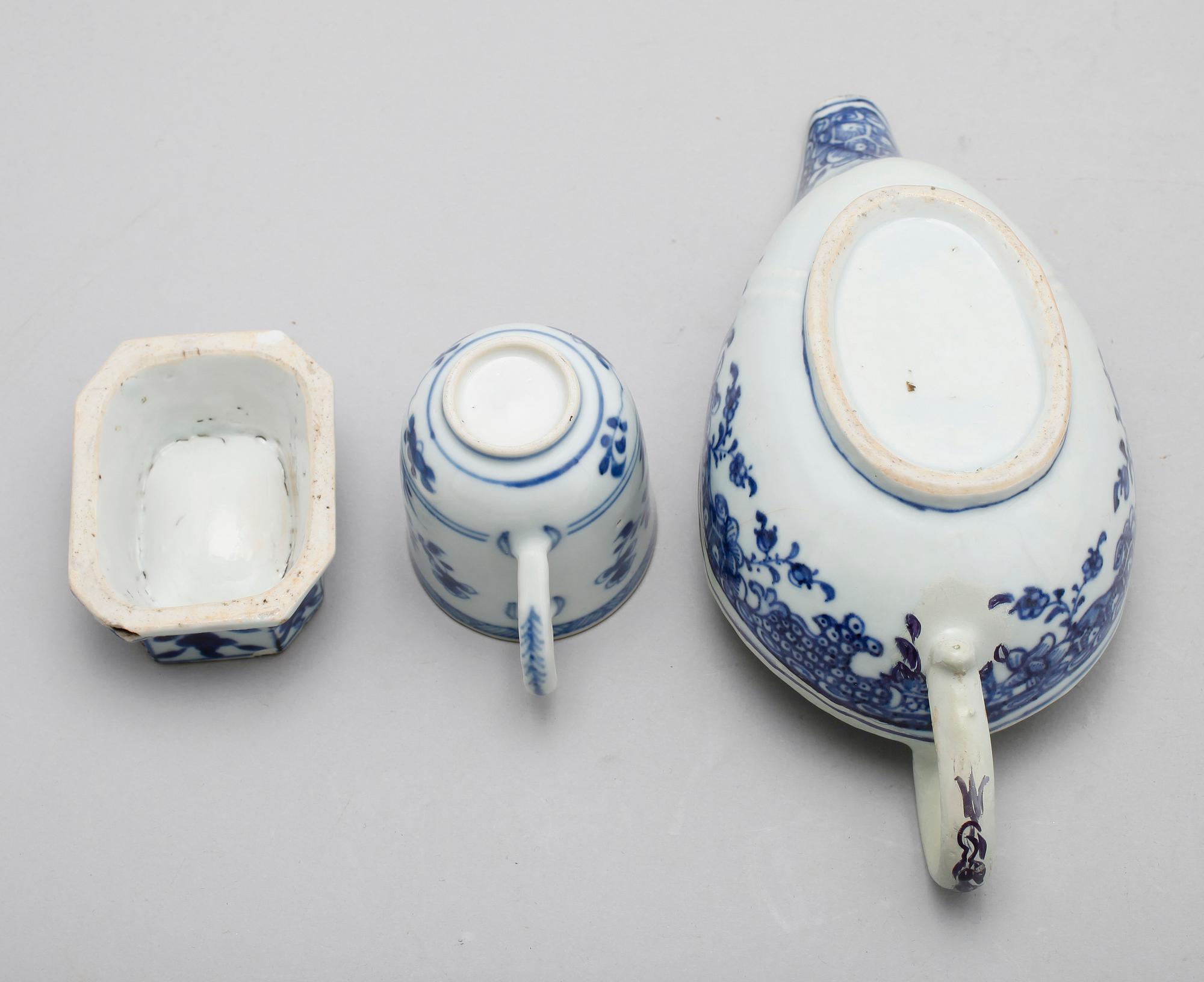 PORSLINSFÖREMÅL, 3 del, Kina, Qianlong (1736-1795).