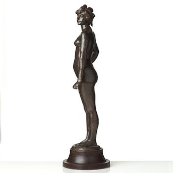 Carl Milles, Stående kvinnomodell med uppsatt hår.