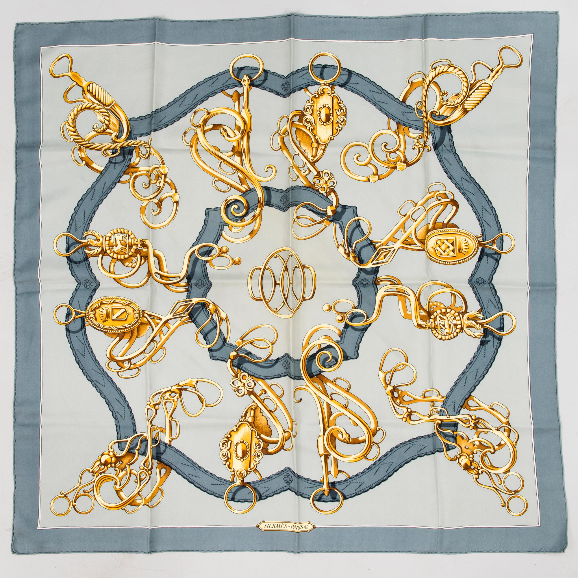 HERMÈS, SIDENSCARFAR, 2 st.