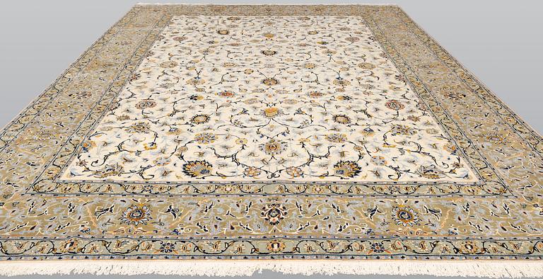 A carpet, Kashan, ca 500 x 347 cm.