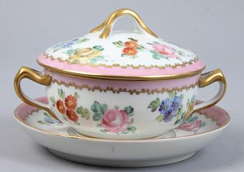 BONBONJÄR samt FLAKONG, porslin, Frankrike, 1900-tal.