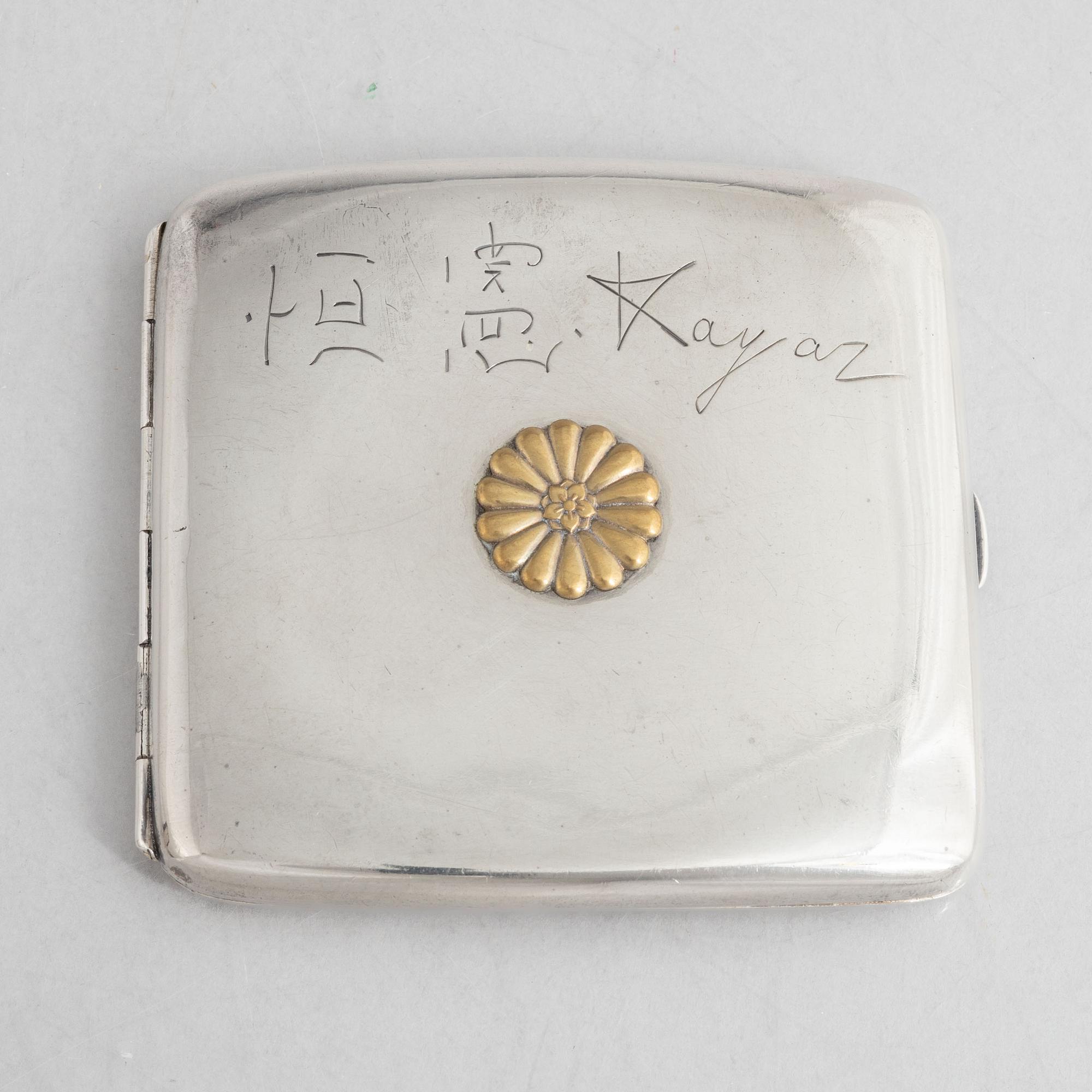 Etui, silver, Japan, 1900-talets första del. Vikt 112 gram.