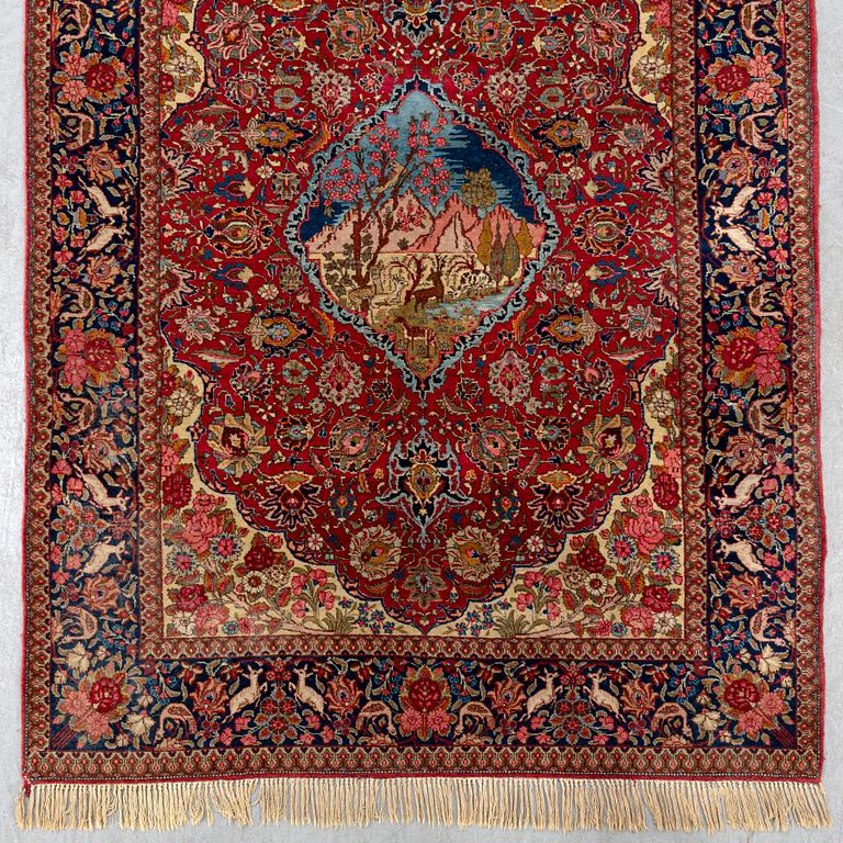 A semiantique Kashan carpet ca 206x138 cm.