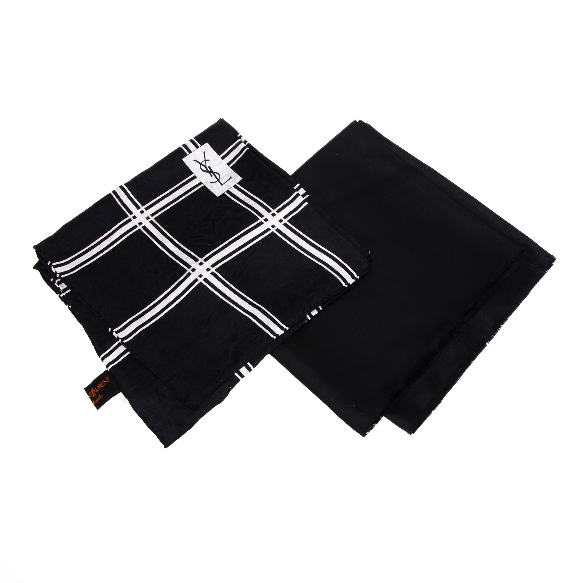 SCARF, 2 st, Yves Saint Laurent.