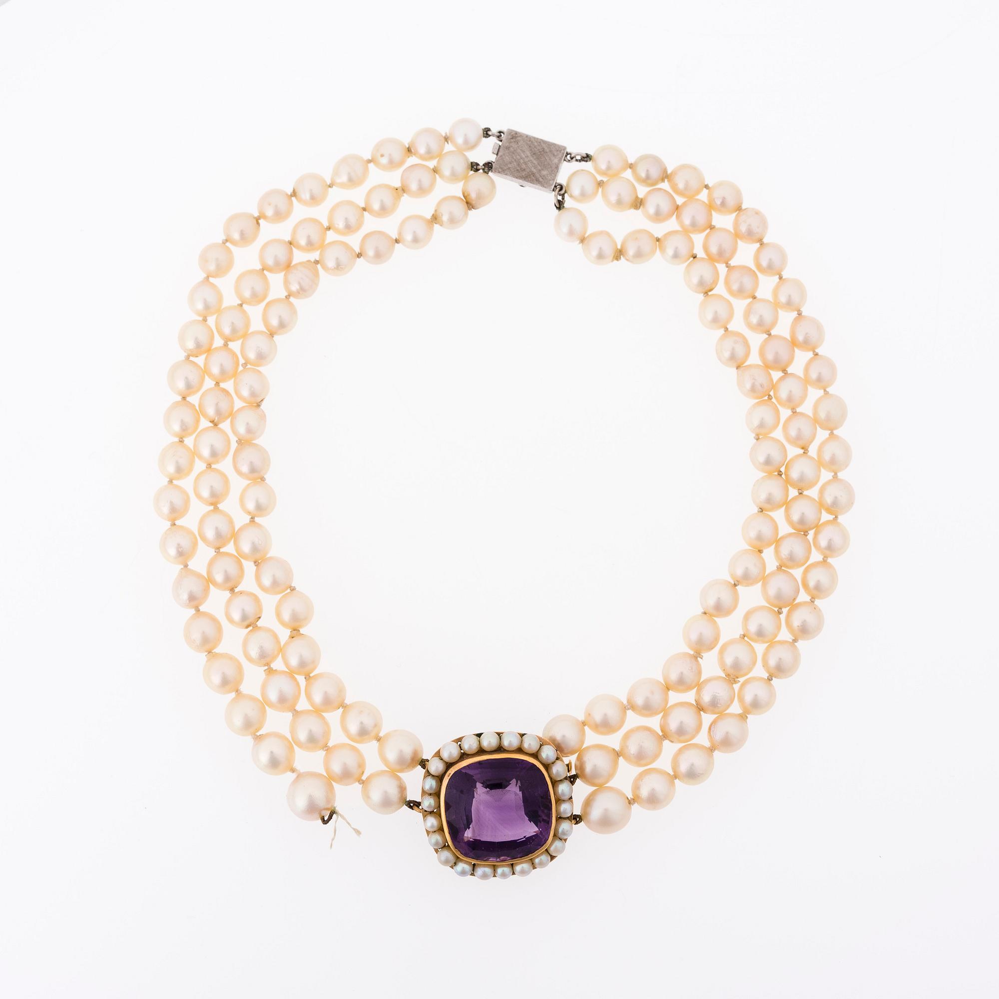 COLLIER, odlade pärlor, fasettslipad ametist, 14K guld.