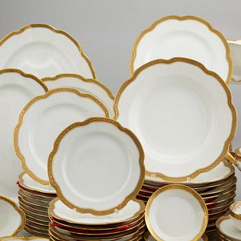 A 185 pcs porcelain dinner service from Frank Haviland, Limoges.