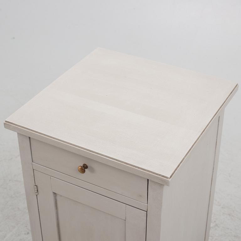 Sängbord, ett par, 1900-talets första hälft.