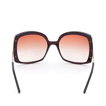 BOTTEGA VENETA, a pair of sunglases.