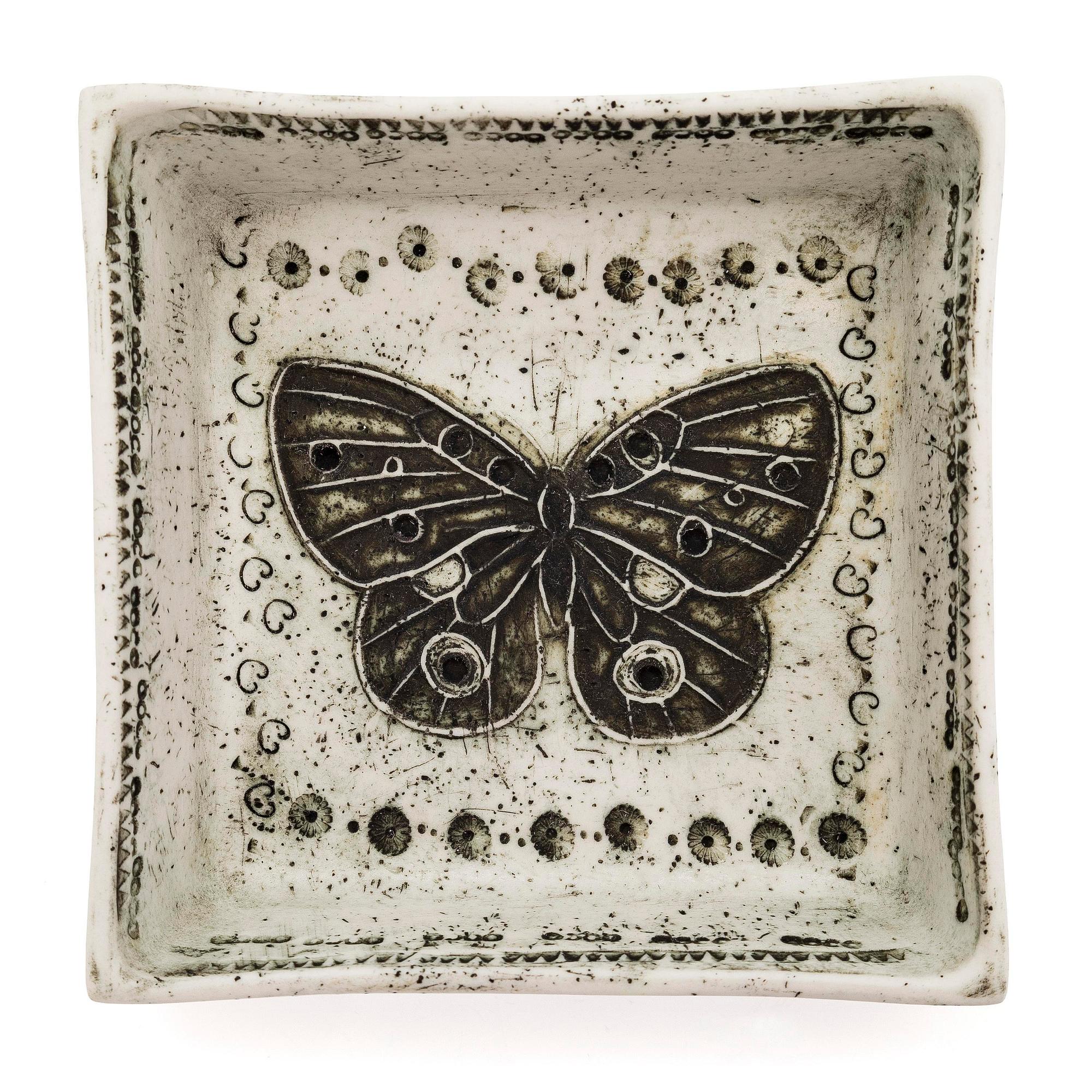 Rut Bryk, seinäreliefi, kivitavaraa, signeerattu BRYK.