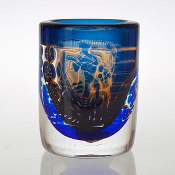 An Edvin Öhrström Ariel glass vase, Orrefors Gallery.