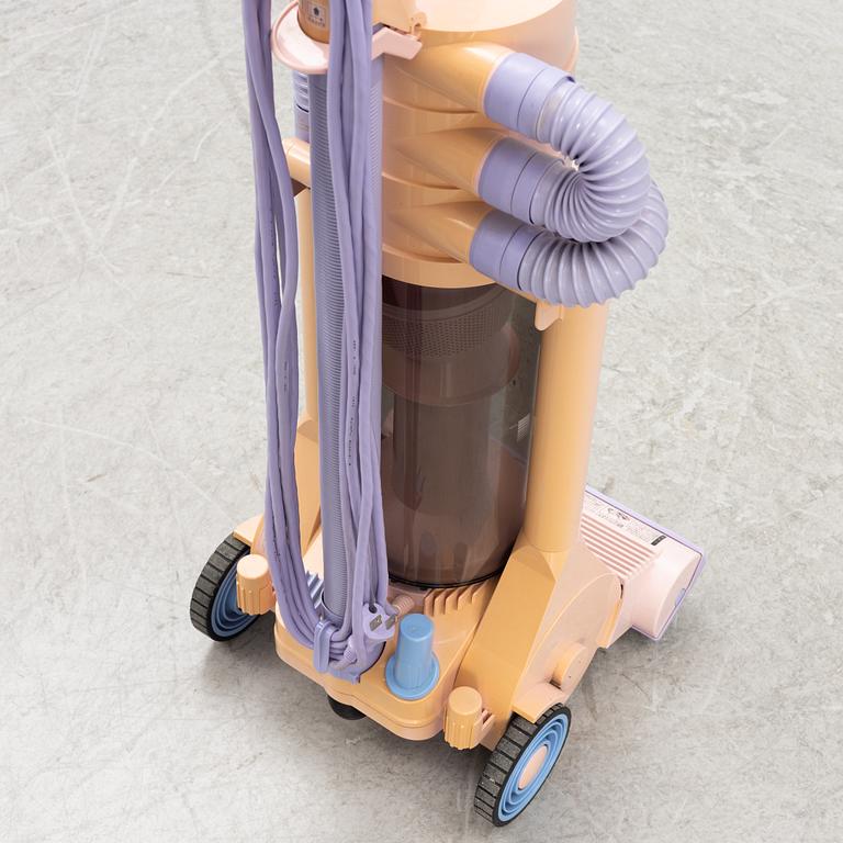 James Dyson, a vacuum cleaner, Apex, Japan, designed in 1986.