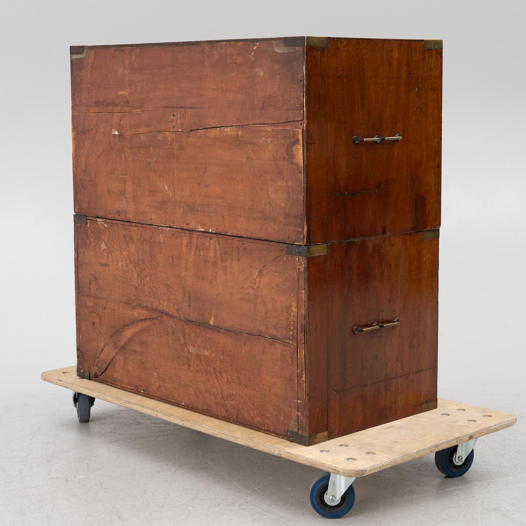 Chest of drawers, England, 19th century.