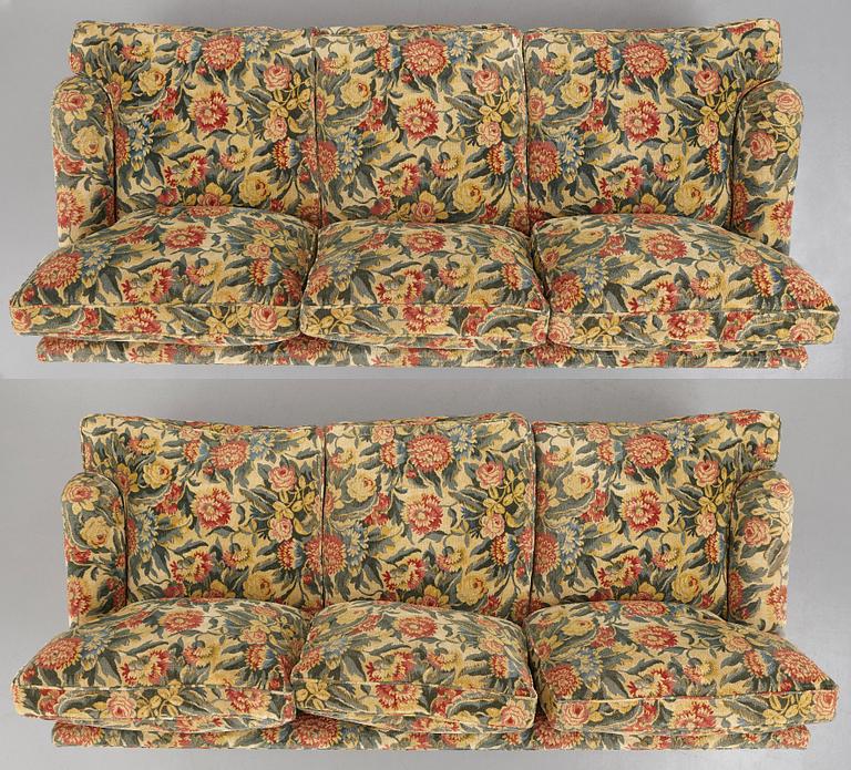 A pair of sofas, late 20th century.