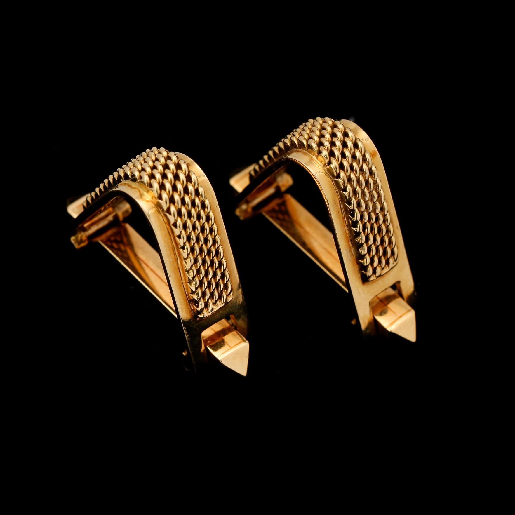 MANSCHETTKNAPPAR, 1 par, 18K guld. Total vikt ca 15 g.