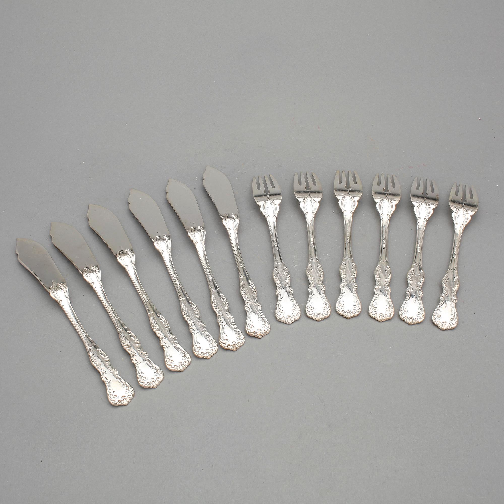 FISKBESTICK, 6+6 st, silver, C.G. Hallberg, Stockholm, 1951/52. Vikt ca 730 gram.