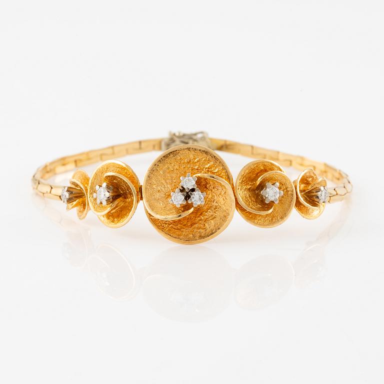 Theresia Hvorslev, armband 18K guld med runda briljantslipade diamanter, Lidköping 1979.