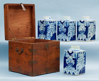 1955. A set of four blue and white large tea caddies in a wooden box, Qing dynasty, circa 1900.