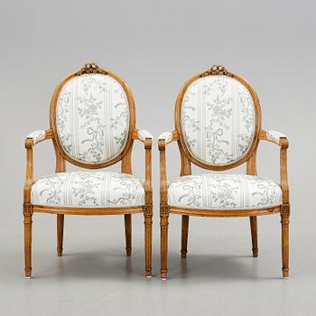 KARMSTOLAR, ett par, Louis XVI-stil, Frankrike, 1800-tal.