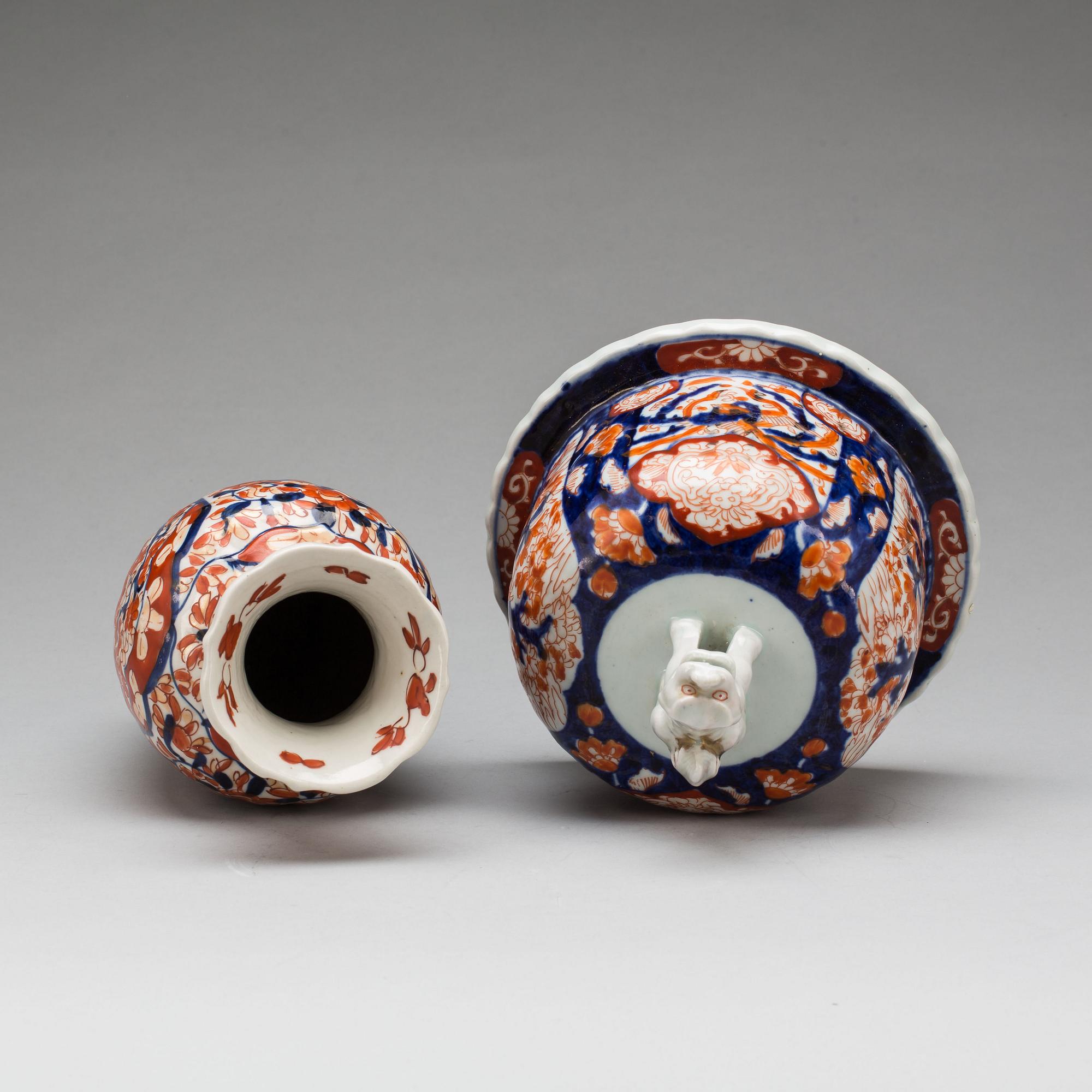 VAS SAMT LOCK, 2 delar, porslin, orientaliskt.