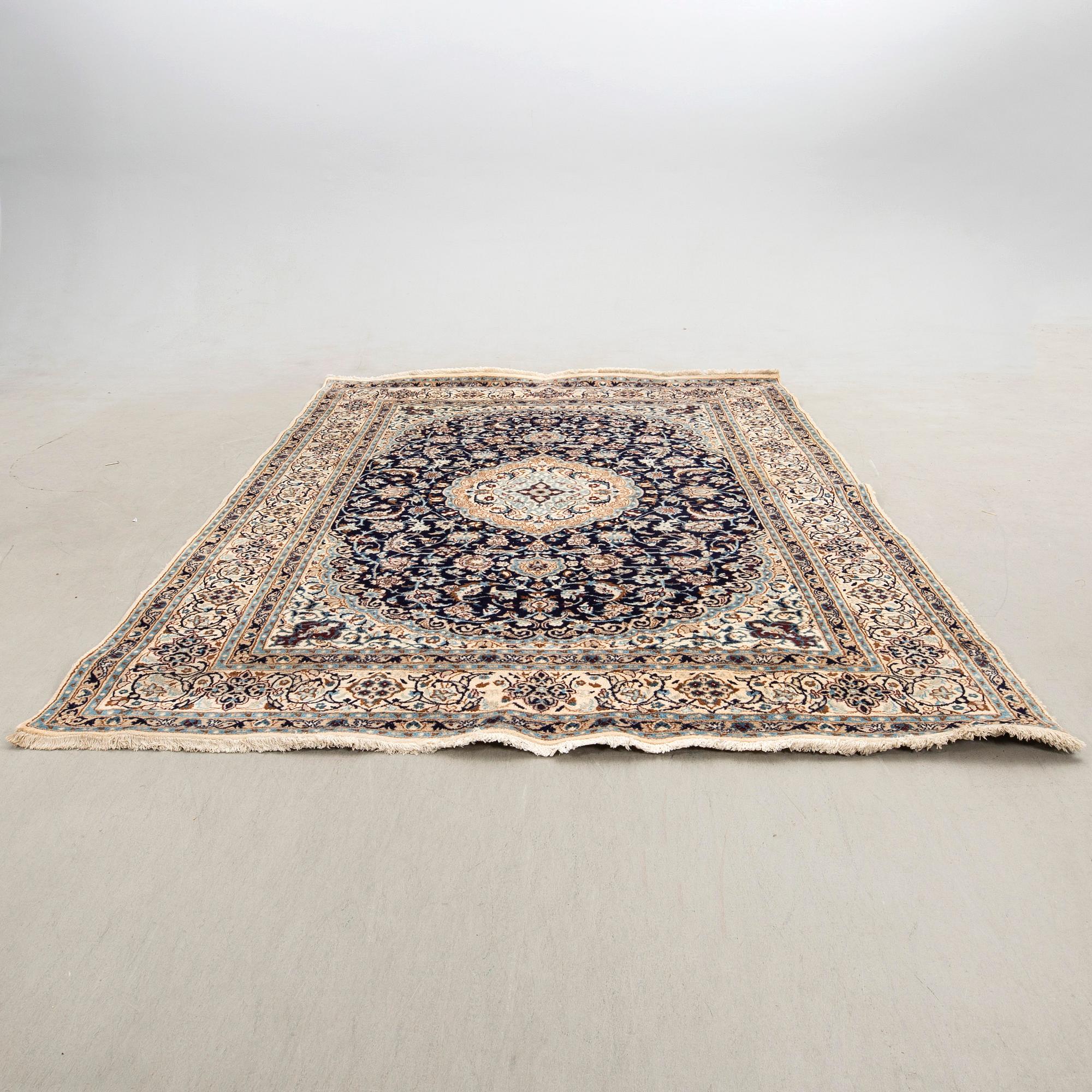 Carpet, Nain, 345 x 246 cm.