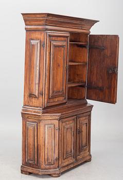 SKÅP, barock. 1700-tal.
