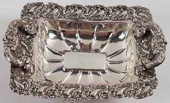 SKÅL, silver, nyrokoko, otydl mästarstämpel, Stockholm, 1800-tal. Vikt ca 318 gram.