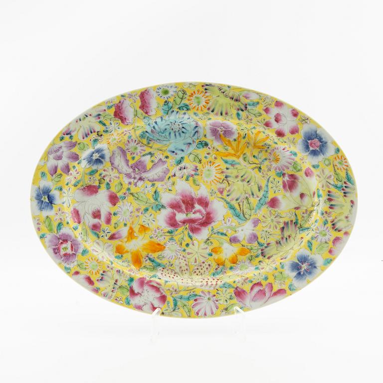 Plate and dish China around 1900 porcelain.