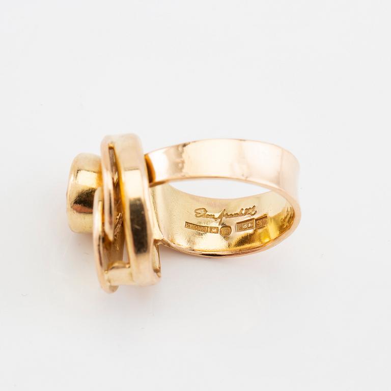 Elon Arenhill, Ring 18K gold with a round faceted yellow sapphire, Malmö 1992.