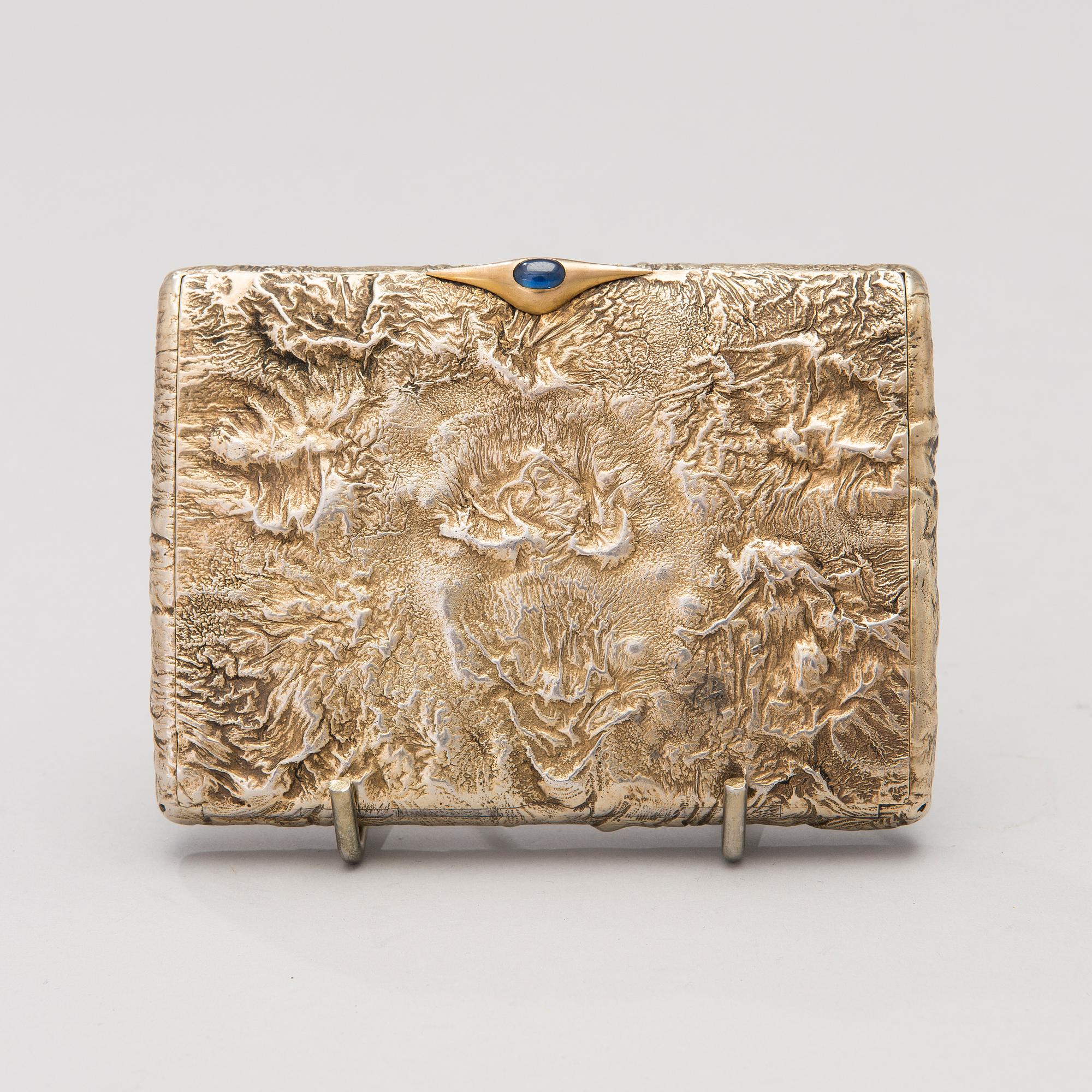 A silver gilt cigarette case by Ivan Katorskij, Saint Petersburg 1896-1908.