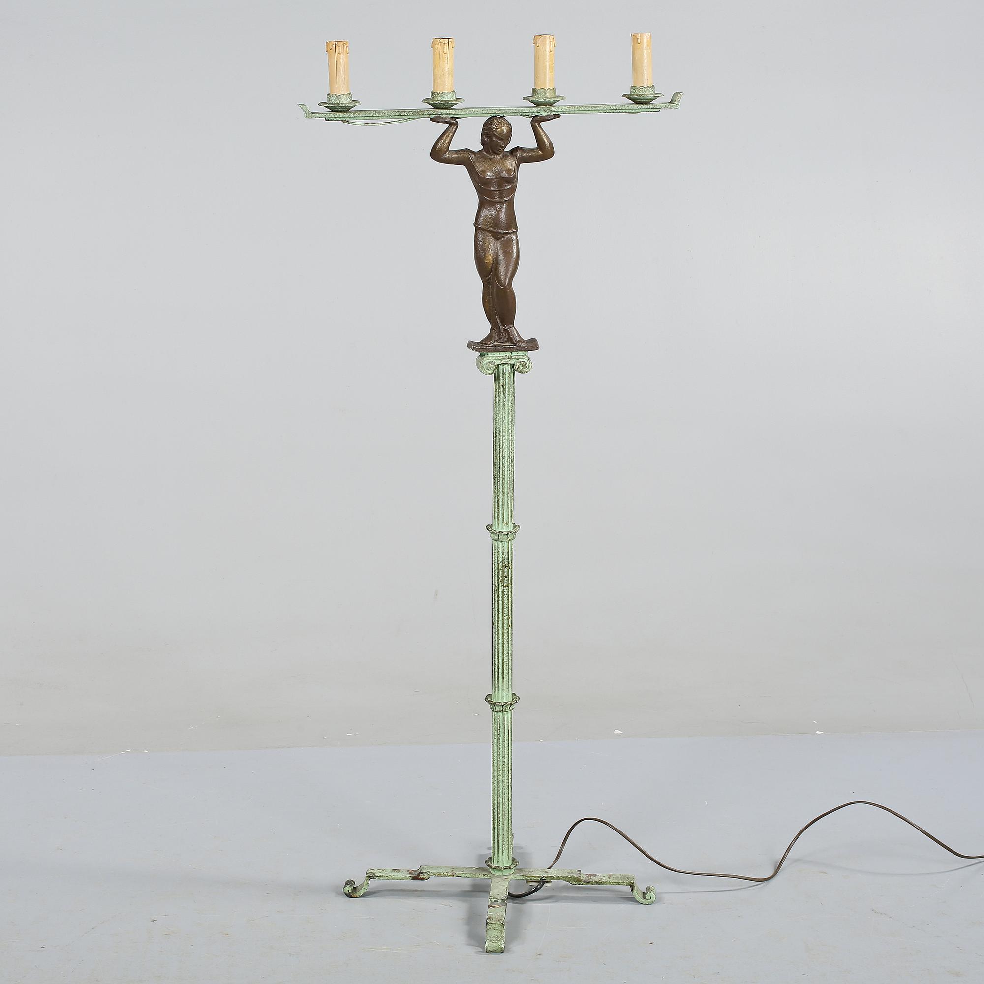 GOLVLAMPA, 1900-talets första hälft.