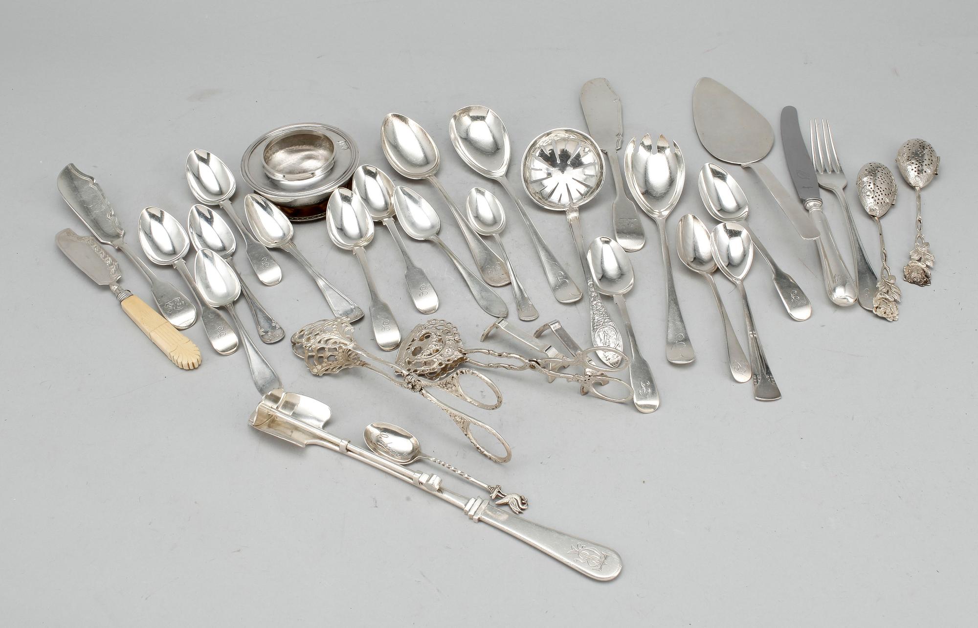 PARTI SILVER, silver, mest Sverige och England, 1800-1900-tal. Totalvikt ca 1200.