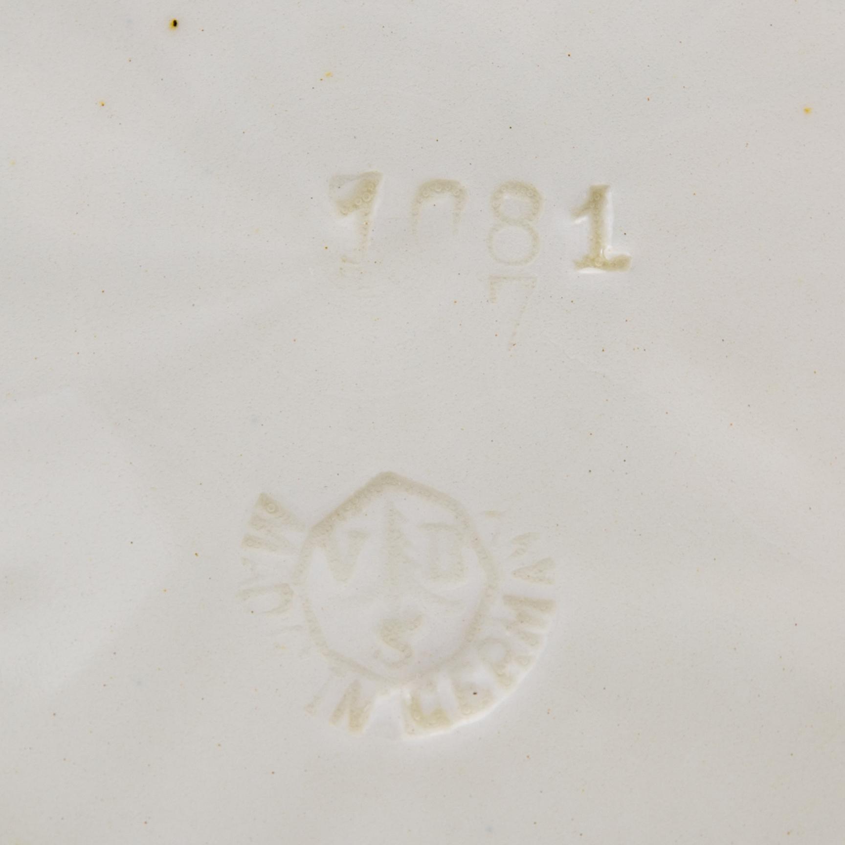 Sparris-servis 9 dlr Jugend 1900-talets första hälft flintgods.