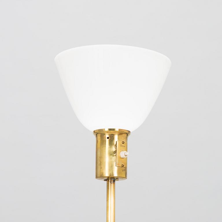 Paavo Tynell, golvlampa, Idman 1900-talets mitt.