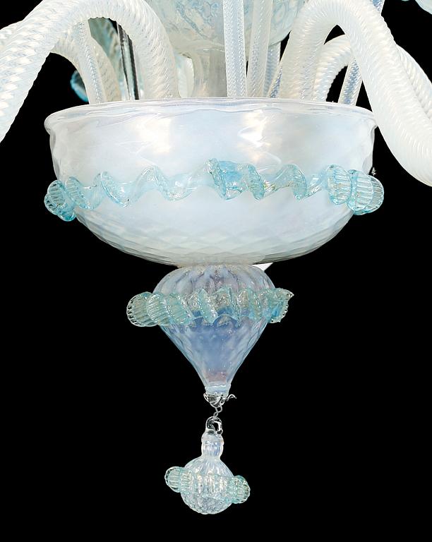 LJUSKRONA, glas, venetiansk stil, 1900-talets mitt. Höjd 62 cm.