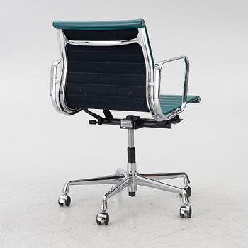 Charles & Ray Eames, Desk chair, model EA 117, Vitra.