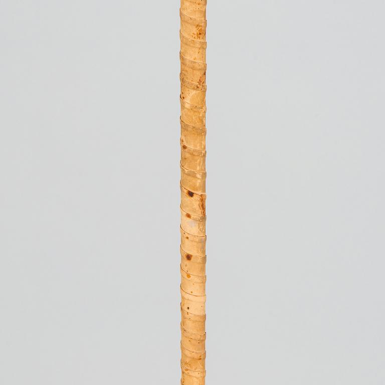 Lisa Johansson-Pape, Lattiavalaisin, Stockmann-Orno, 1900-luvun puoliväli. Korkeus 188 cm.