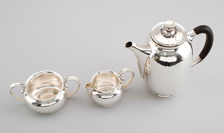 KAFFESERVIS, 3 delar, silver, Cohr, Danmark, 1900-talets första hälft. Vikt ca 1006 gram.