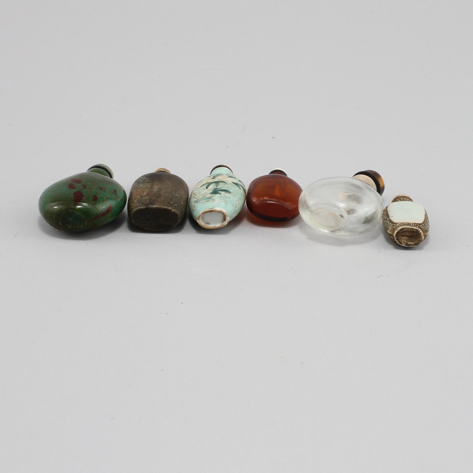SNUSFLASKOR, 6 st, glas, porslin samt sten, 1800/1900-tal.