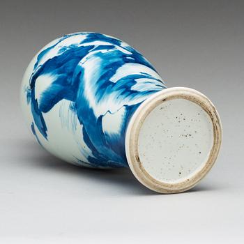 A blue and white vase, Qing dynasty, Kangxi (1662-1722).