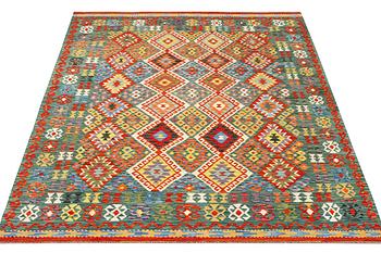 Matta, kelim, ca. 300 x 204 cm.