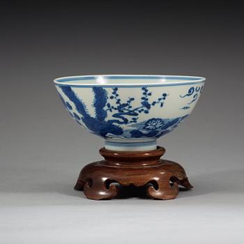 A blue and white bowl, late Qing dynasty with Jiajings six character mark.