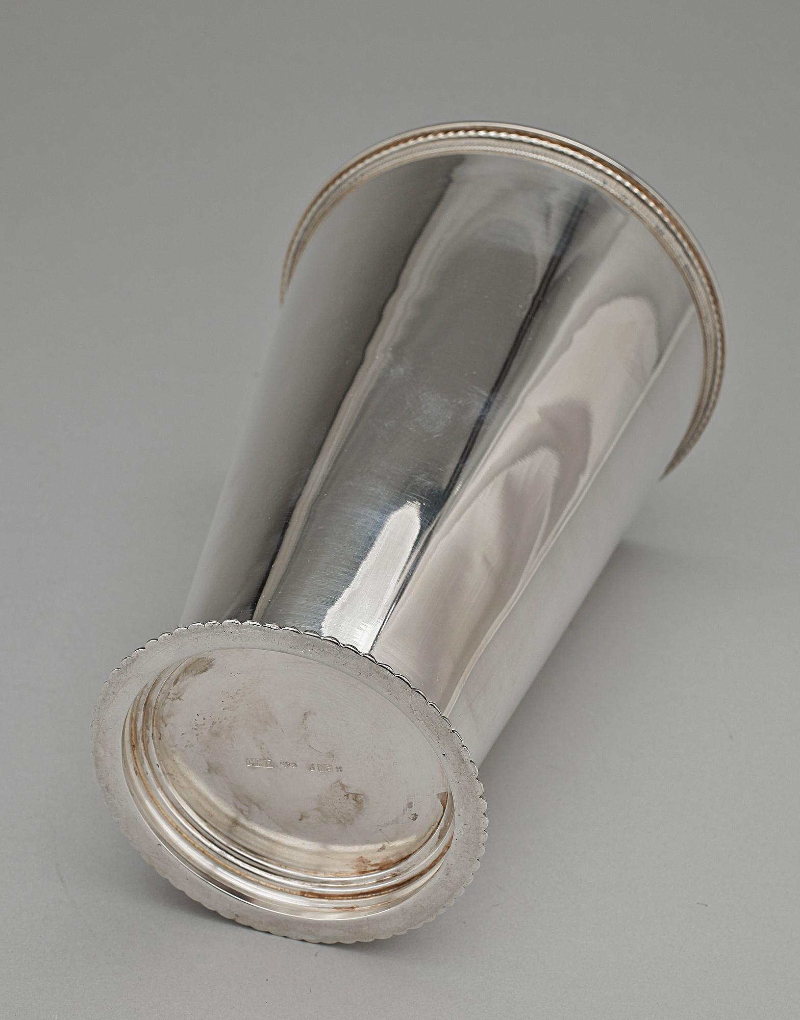 BÄGARE, silver CG Hallberg, Stockholm 1949. totalvikt 548 gr.